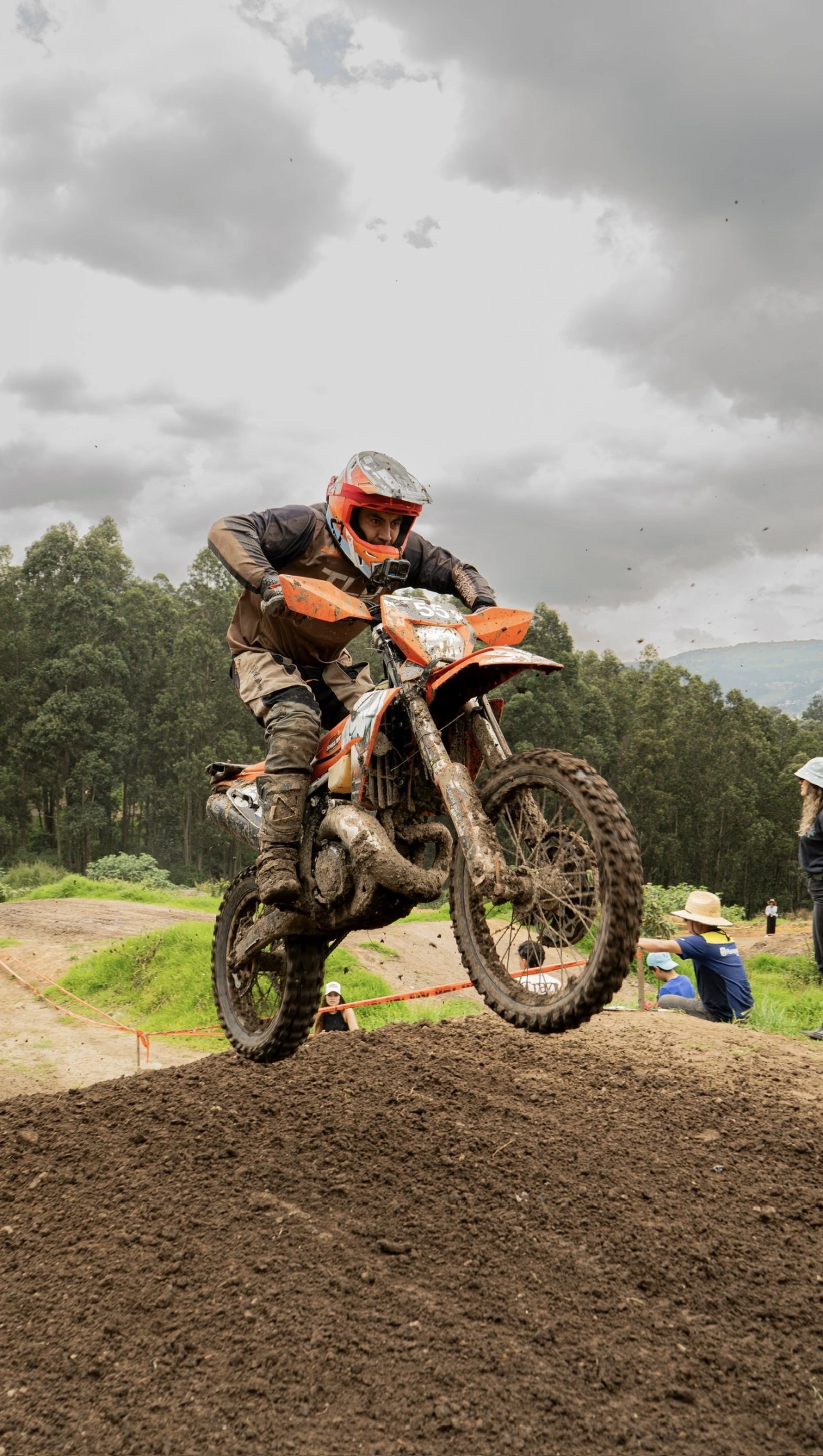 CEO Davos wins the Chasqui ride and is part of the KTM team